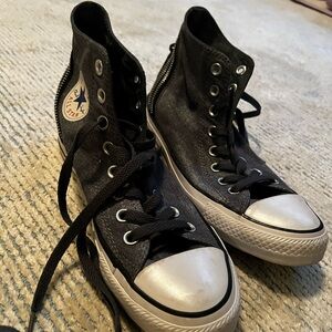 Converse High Top Size 9